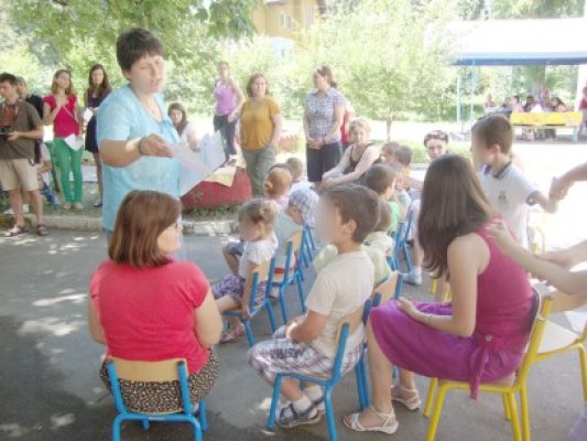 Copiii cu autism au premiat voluntarii de la Centrul de Zi 